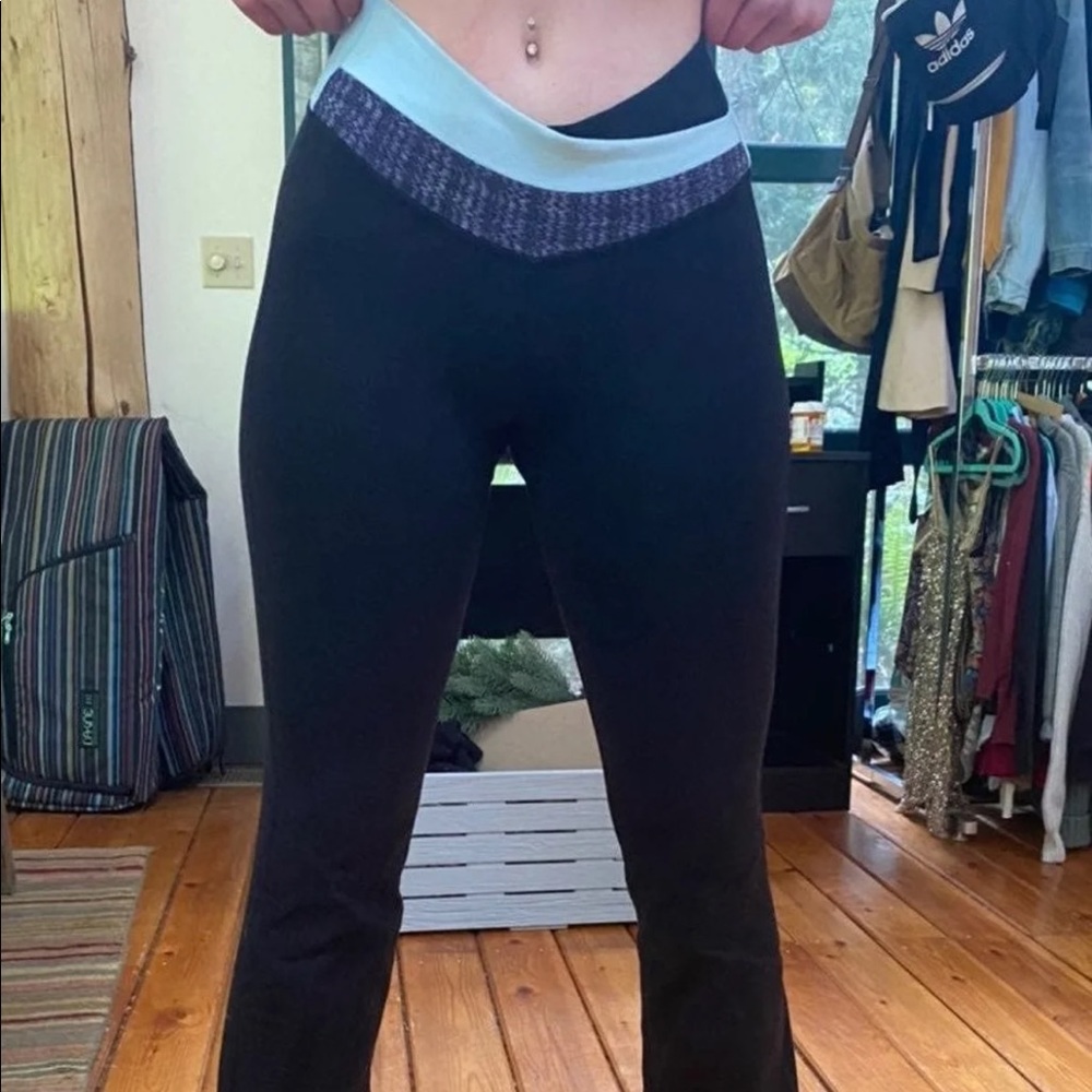 Cross-Diagonal Lululemon High-Rise Groove